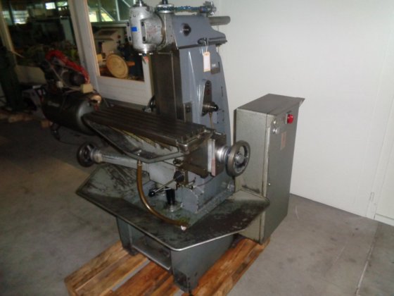 Schaublin 13 万能铣床