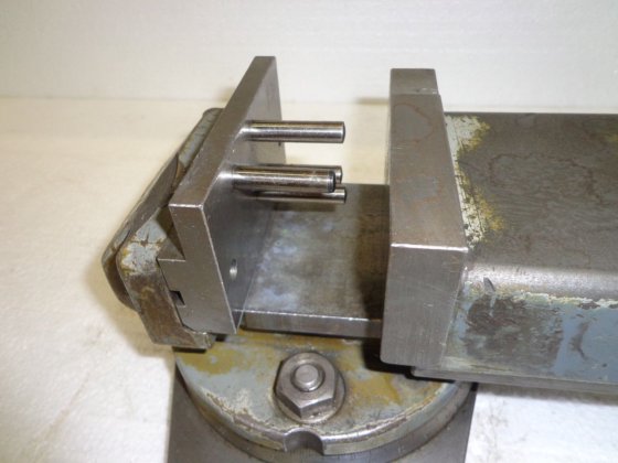 钳口宽度 105 毫米