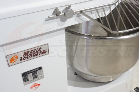 赛思达和面机NFJ-15全自动双动双速15公斤厂家直销