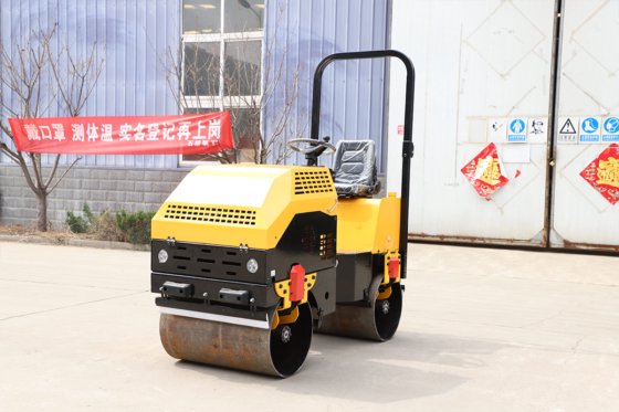 HengWang HW1.2T Doppeltrommel-Straßenwalze