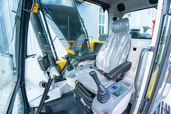 恒旺 HW-220 履带式挖掘机