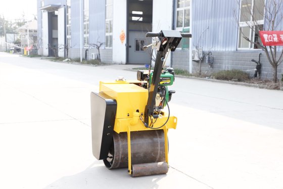 HengWang HW-700C Einzeltrommel-Straßenwalze
