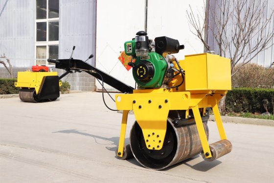 HengWang HW-700C Einzeltrommel-Straßenwalze