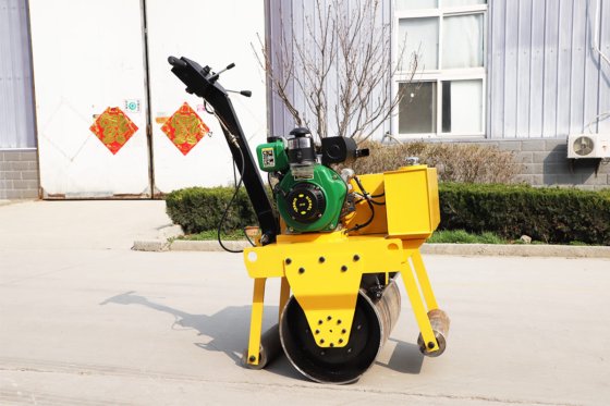 HengWang HW-700C Einzeltrommel-Straßenwalze