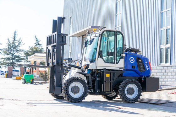 HengWang HWC-30 全地形フォークリフト