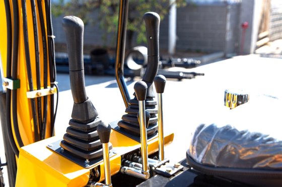 恒旺 HWE15 电动挖掘机