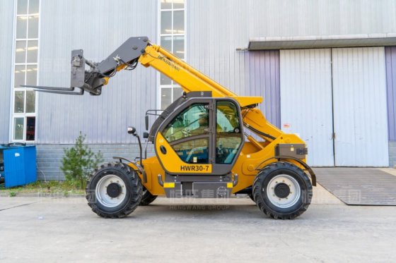 恒旺 HWR30-7 伸缩臂叉车