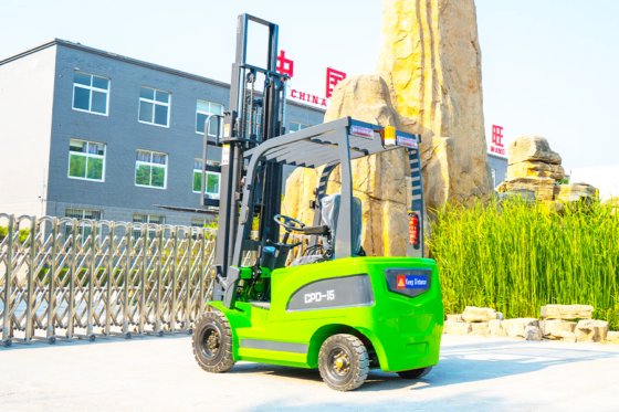 恒旺 HW1.5T 电动叉车