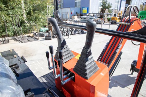 恒旺 HW-15B 履带式挖掘机