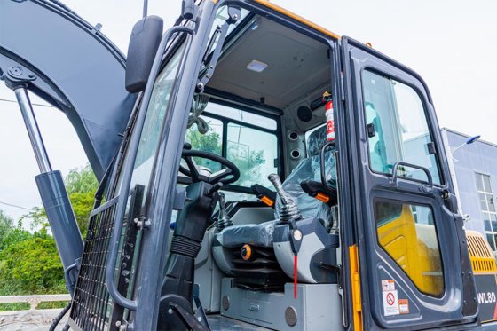 恒旺 HWL80 轮式挖掘机