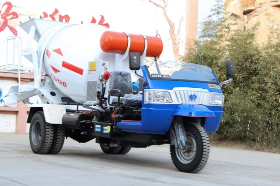 恒旺三轮车式混凝土搅拌车