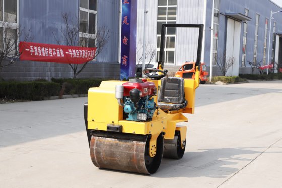 HengWang HW-850 Doppeltrommel-Straßenwalze