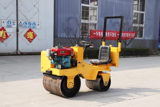 HengWang HW-850 Doppeltrommel-Straßenwalze