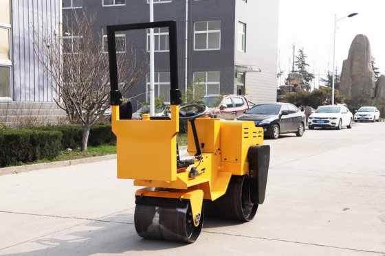 HengWang HW-850 Doppeltrommel-Straßenwalze