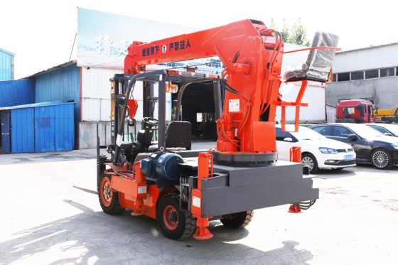 恒旺 4 吨叉车起重机