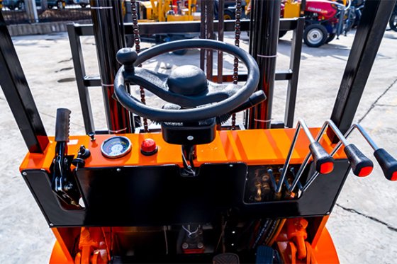 恒旺 HW1T 电动叉车