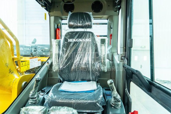 恒旺 HW220-9 履带式挖掘机