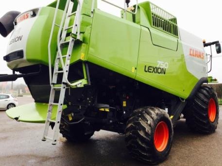2011 Claas LEXION 750 in
