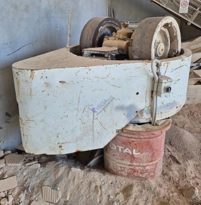 带转动罐的搅拌机