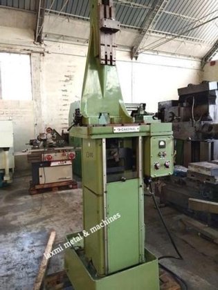 ブローチ盤カーディナル