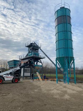 100立方移动混凝土搅拌站