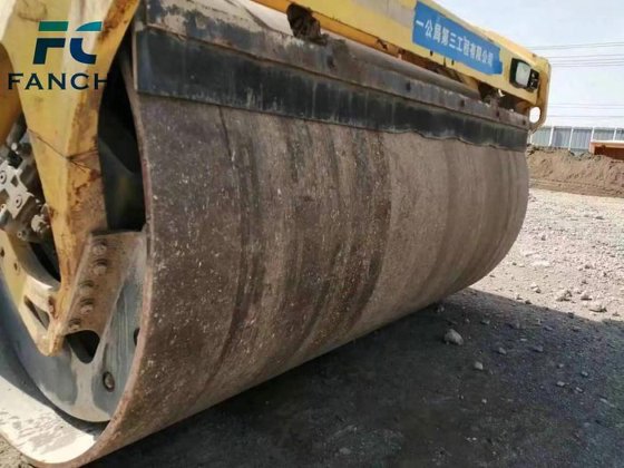 2020 BOMAG BW203AD-4