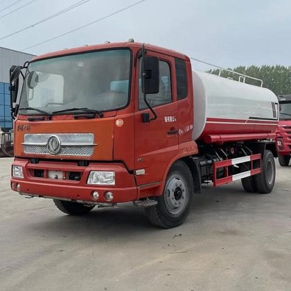 二手完全翻新 5000 升 6 轮小型水罐车洒水车