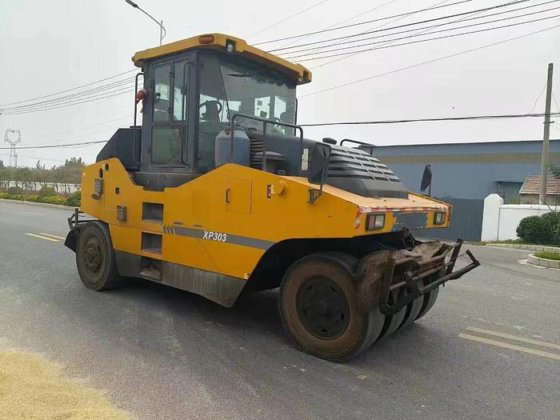 Factory Price 30 Ton Pneumatic