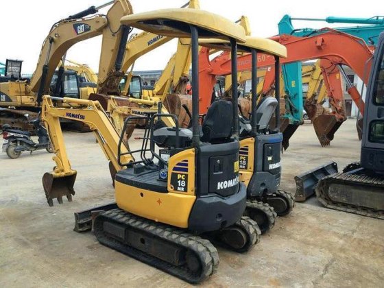 2022 Komatsu PC18