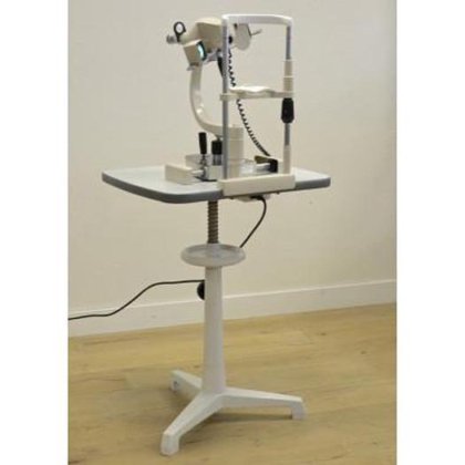 テーブル上のジャヴァルランプの高さは可変