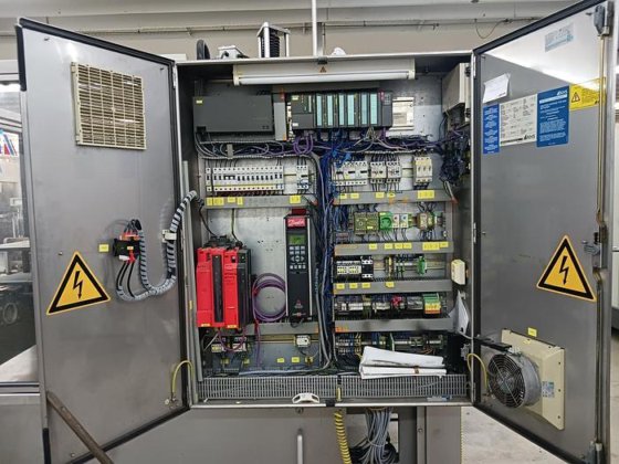 ラベリングマシン