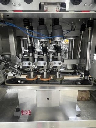 AUTOMATIC INLINE BOTTLE CAPPING MACHINE WITH VERTICAL WHEEL CAP SORTER ...
