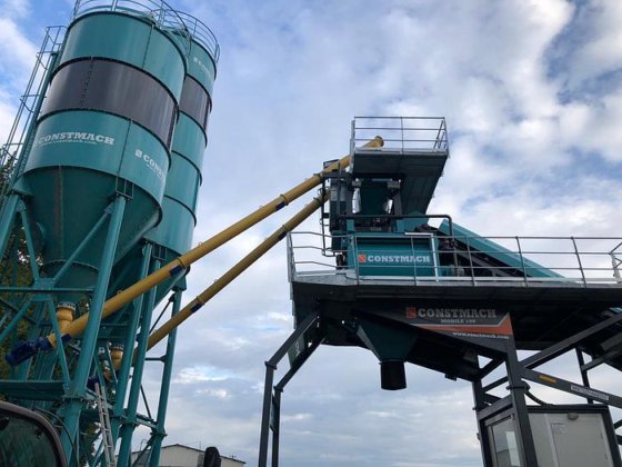 移动混凝土搅拌站