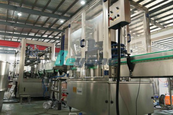 高品质全自动液体油瓶灌装旋盖包装机