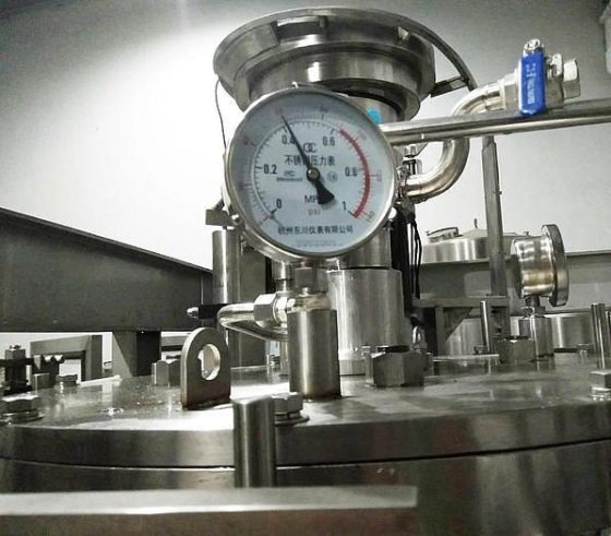 铝罐软饮料灌装机生产线/啤酒瓶灌装机