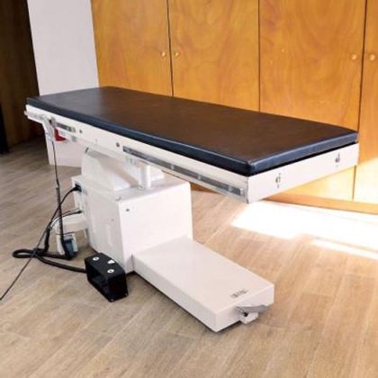 适用于各种应用的 TECHNIX 通用电动无线电透明工作台