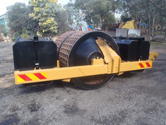 HYSTER GRID ROLLER in Panton Hill, Victoria, Australia