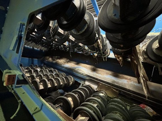 BRT紙パルプ箱仕分け機