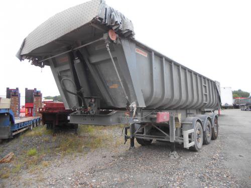 2011 FRUEHAUF SEMI BENNE TP FRUEHAUF In Limay France