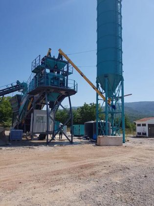 移动混凝土搅拌站