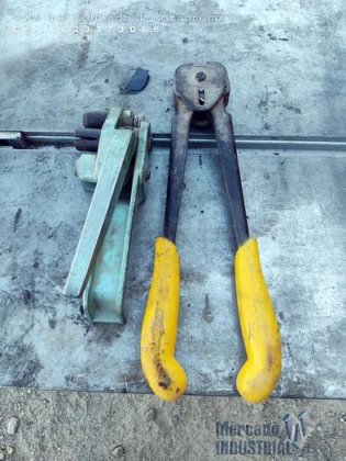 ストラパック半自動梱包機