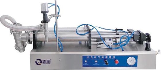 智通小型半自动自清洗卧式气动液体灌装机 水瓶洗涤剂工厂定制