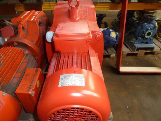 ベベルギア付きモーター