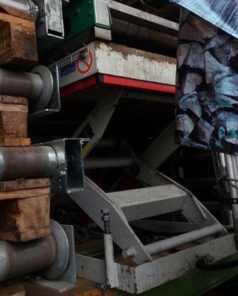 リフティングテーブル