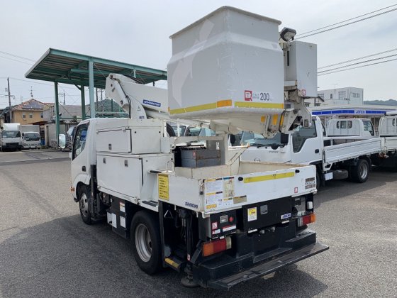 2011 トヨタ BDG-XZU304A