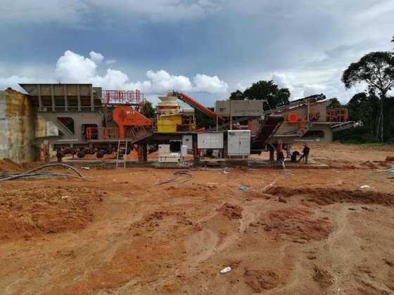 150 Tph 产能移动颚式破碎站 + 圆锥式破碎站