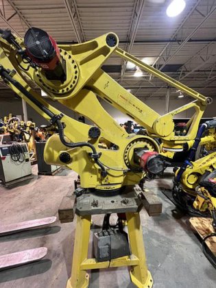 FANUC M410iB/450 PALLETIZING ROBOT WITH