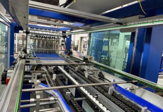 高速自动半盘 PE 薄膜收缩包装机