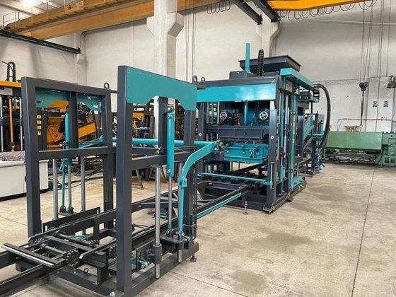 ブロック、レンガ、舗装材製造機