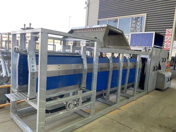 最畅销的猪屠宰设备 猪肉加工厂用三点腌制机